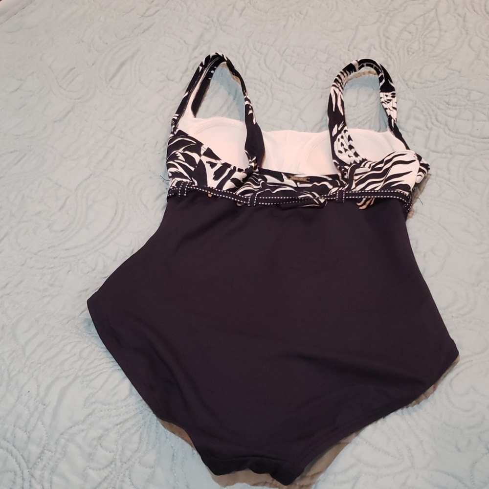 Bathing suit - Picture 2 of 2
